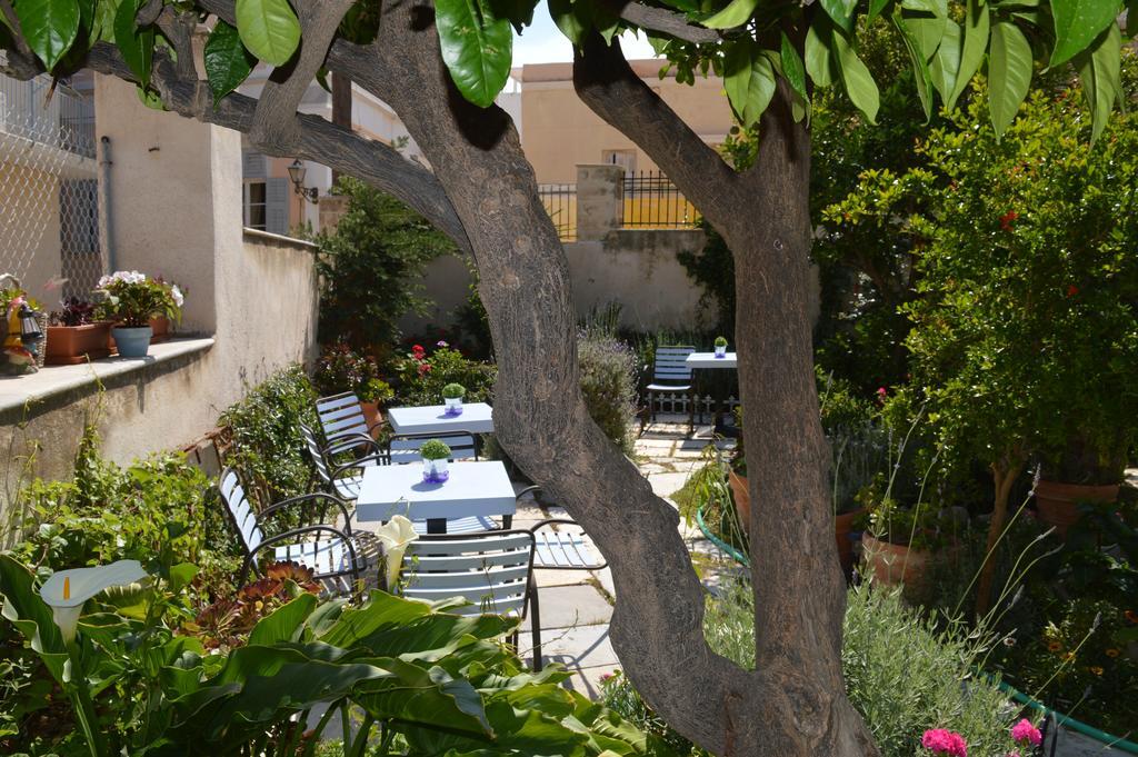 Antouanetta Apartments Ermoupoli Exterior photo