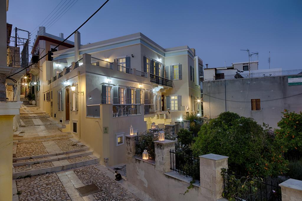 Antouanetta Apartments Ermoupoli Exterior photo